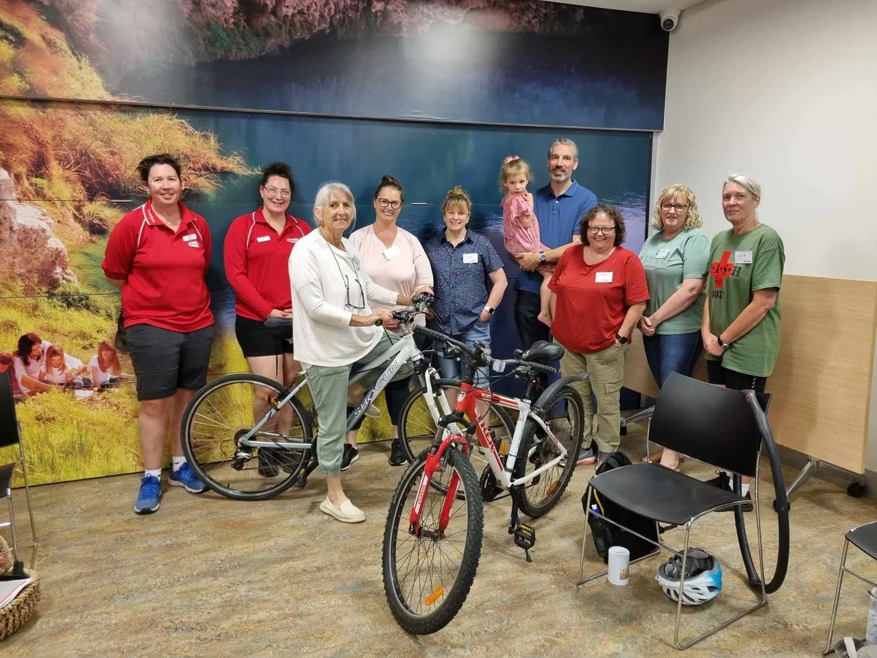 Mt Gambier women take to the pedals in tribute to WWII heroine